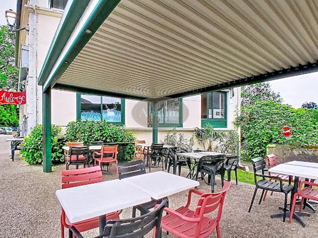 Local Commercial vente à Oloron-Sainte-Marie, Lasseube