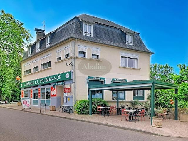 Local Commercial vente à Oloron-Sainte-Marie, Lasseube
