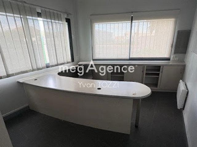 Local Commercial vente à Les Sables-d'Olonne, Château-d'olonne
