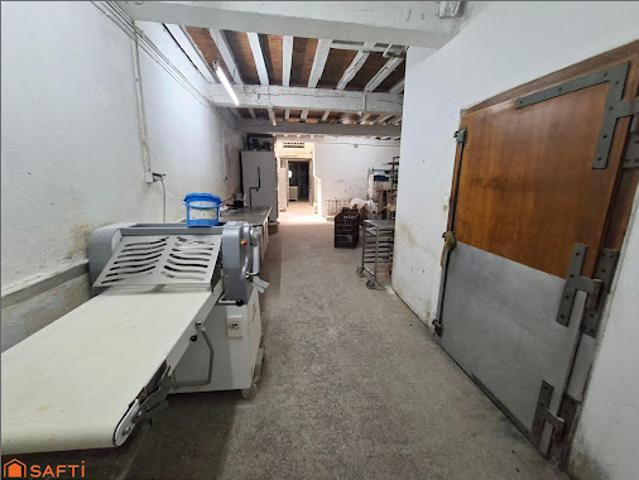 Local Commercial vente à Oloron-Sainte-Marie, Oloron-sainte-marie