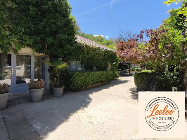 Local Commercial vente à Sarlat-la-Canéda, Cénac-et-saint-julien