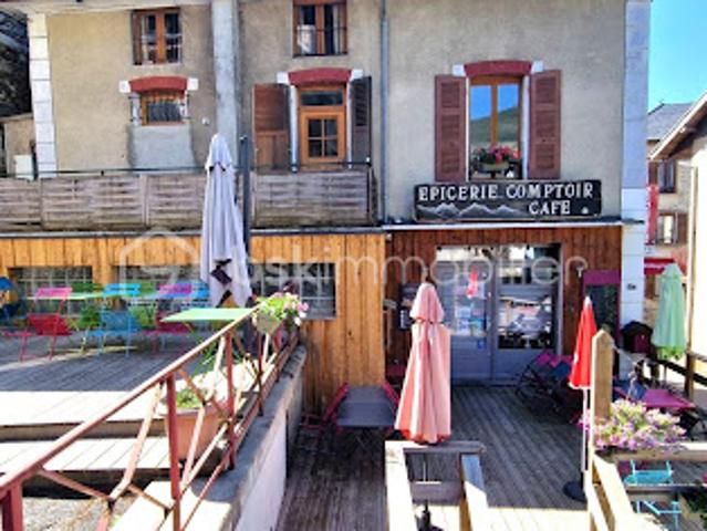 Local Commercial vente à La Tour-du-Pin, Apprieu
