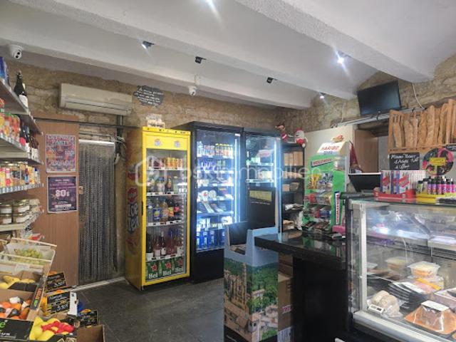 Local Commercial vente à Nîmes, Arpaillargues-et-aureillac
