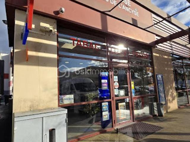 Local Commercial vente à Nîmes, Bagnols-sur-cèze