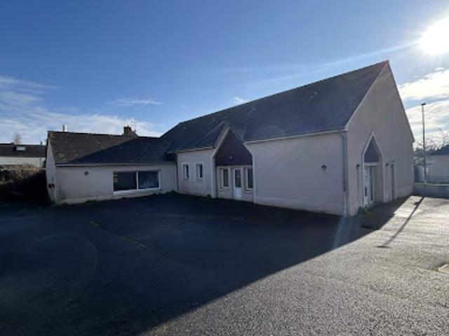 Local Commercial vente à Château-Gontier, Château-gontier