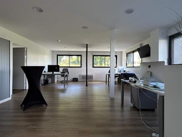 Local Commercial vente à Château-Gontier, Château-gontier