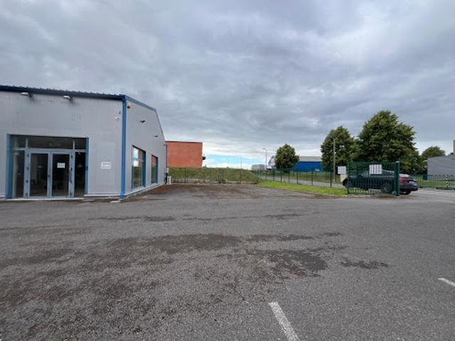 Local Commercial vente à Laon, Chauny