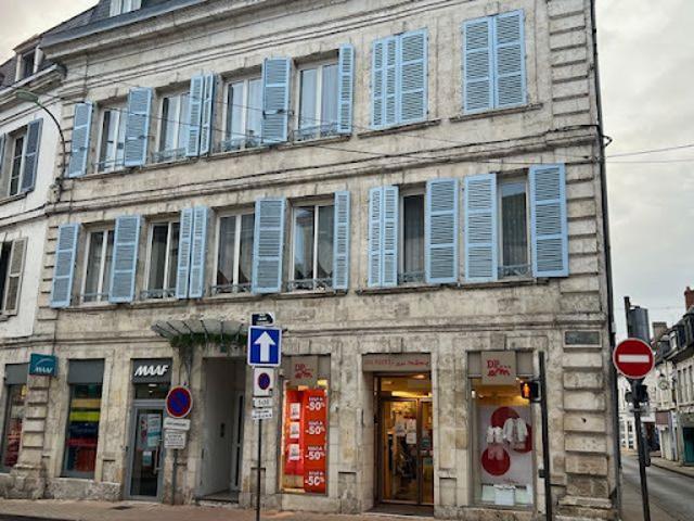 Local Commercial vente à Cosne-Cours-sur-Loire, Cosne-cours-sur-loire