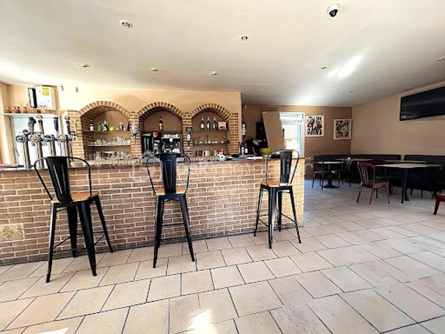 Local Commercial vente à Valenciennes, Denain