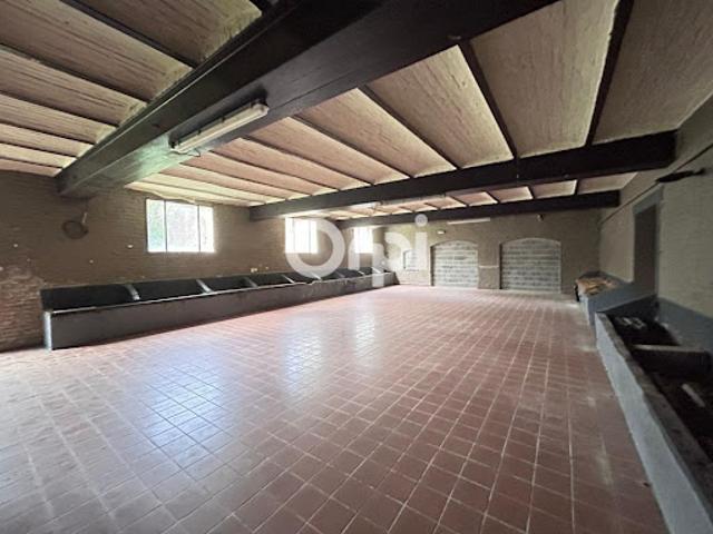 Local Commercial vente à Lambres-lez-Douai, Nord