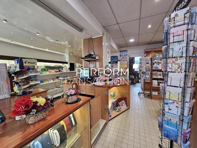 Local Commercial vente à Grenoble, Renage