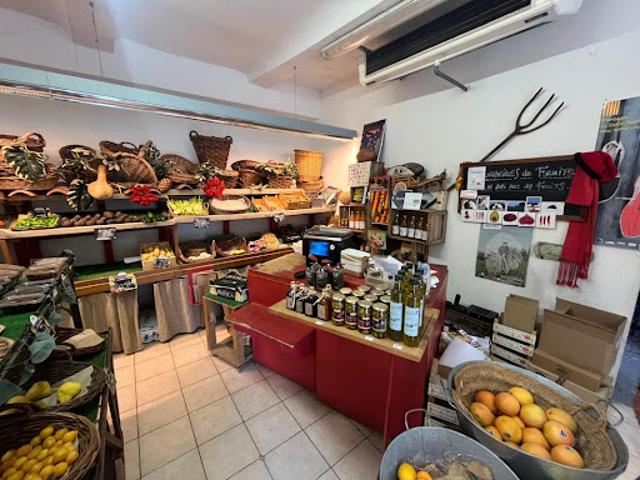 Local Commercial vente à Perpignan, Rivesaltes