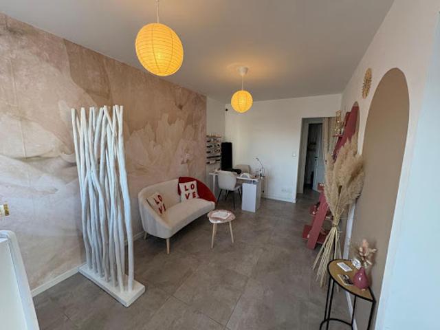 Local Commercial vente à Rochefort, Royan