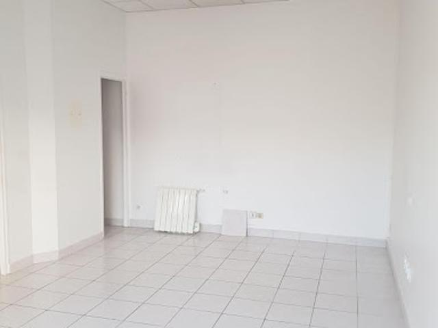 Local Commercial vente à Évry, Saint-germain-lès-corbeil