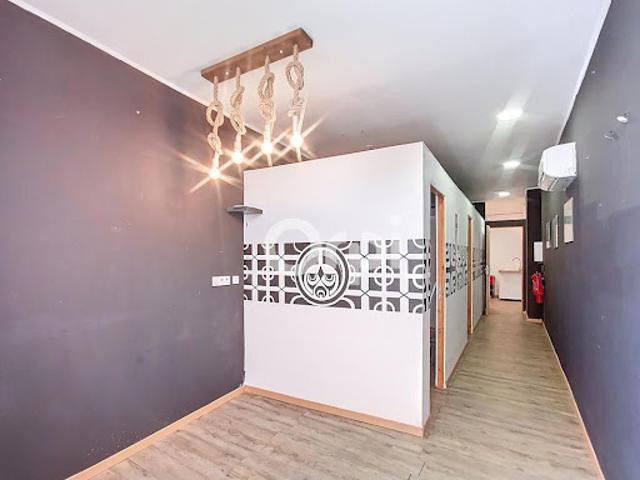 Local Commercial vente à Arrondissement de Toulon, Sanary-sur-mer