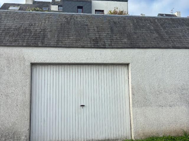 Garage vente à Saint-Brieuc, Bretagne
