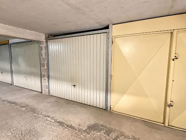 Garage vente à Jas de Bouffan, Aix-en-Provence