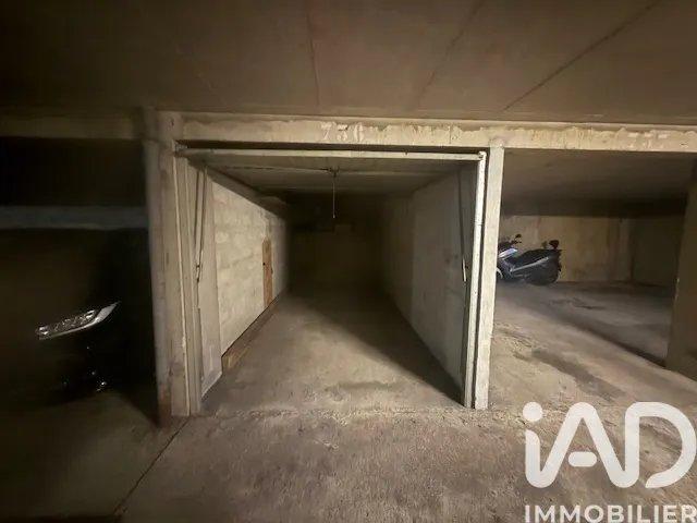 Garage vente à Paris, Île-de-France