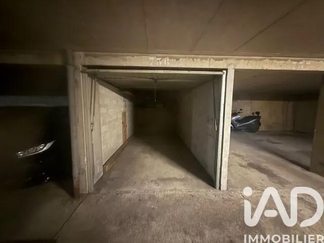 Garage vente à Paris, Île-de-France