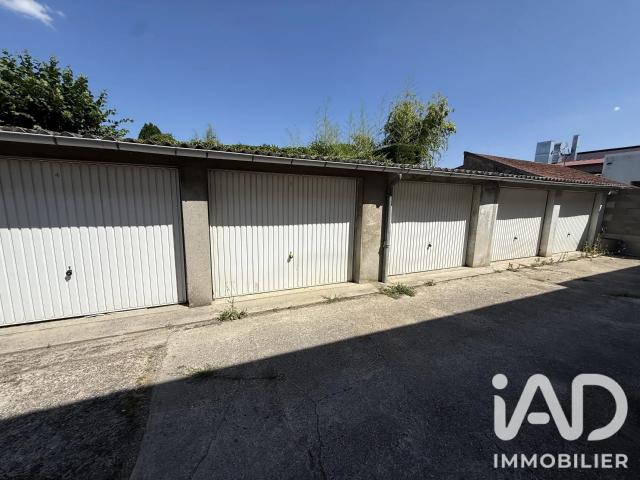 Garage vente à Vaires-sur-Marne, Seine-et-Marne