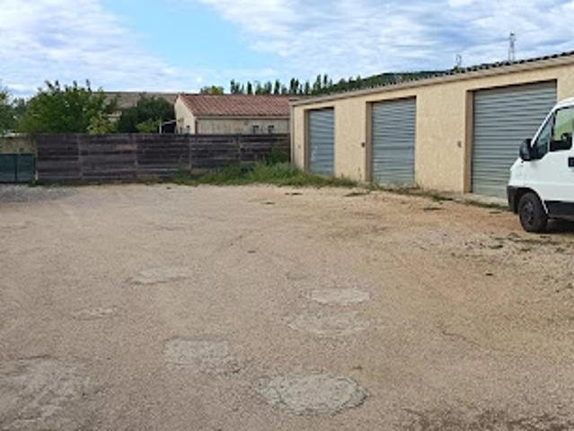 Garage vente à Nîmes, Tresques