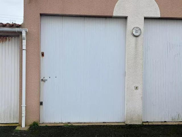 Garage vente à Les Sables-d'Olonne, Château-d'olonne