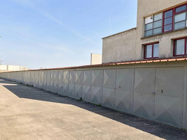 Garage vente à Vénissieux, Rhône
