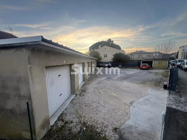 Garage vente à Carpentras, Valréas