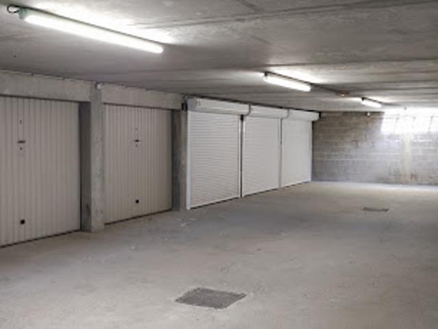 Garage vente à Montreuil-sur-Mer, Le Touquet-paris-plage