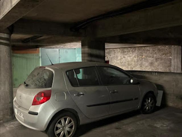 Garage vente à Paris, Île-de-France