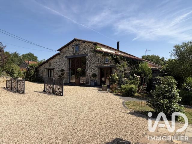 Ferme vente à Fontenay-le-Comte, Vouvant
