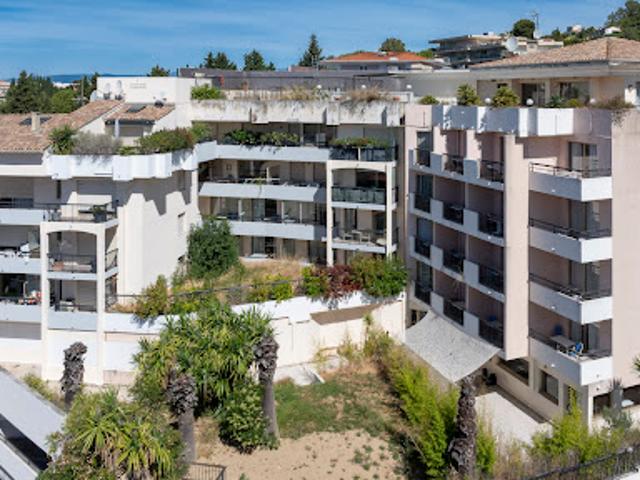 Local Commercial vente à Grasse, Le Cannet
