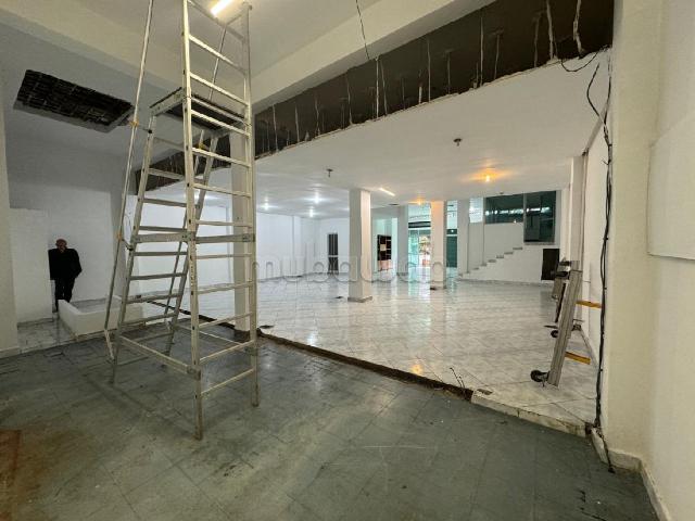 Local commercial vente à Anfa, Gharb-Chrarda-Beni Hssen