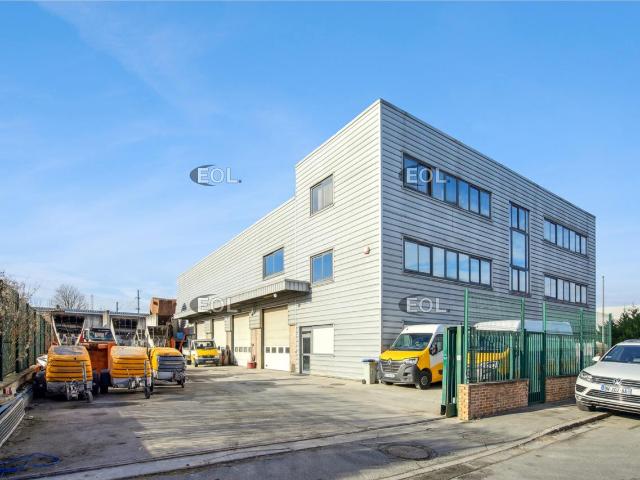 Local Commercial vente à Saint-Germain-en-Laye, Carrières-sur-seine