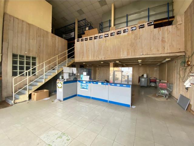 Local Commercial vente à Saint-Germain-en-Laye, Chambourcy