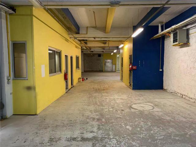 Local Commercial vente à Nanterre, Courbevoie
