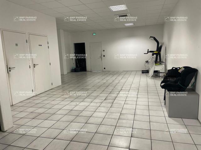 Local Commercial vente à La Tour-du-Pin, Saint-quentin-fallavier