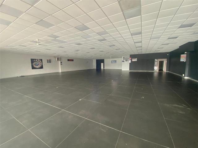 Local Commercial vente à Sarcelles, Groslay