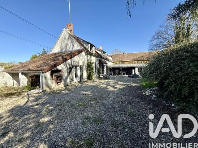 Ferme vente à Sens, Voisines