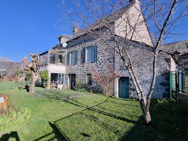 Maison vente à Mauriac, Moussages
