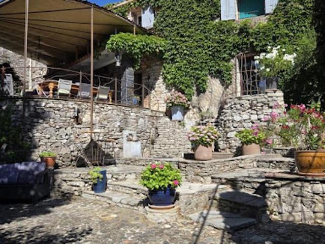 Maison vente à Ferme GAEC de la Fabrègue, Avèze