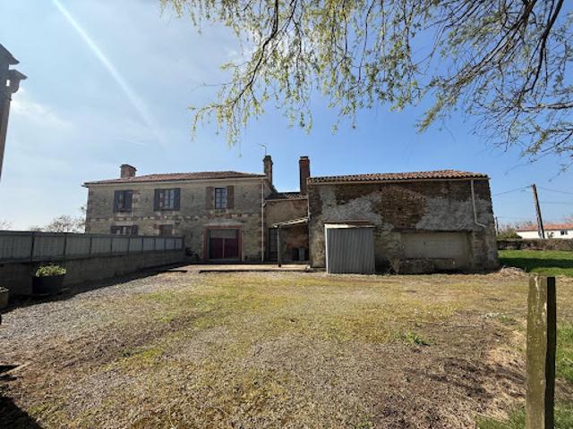 Maison vente à Fontenay-le-Comte, La Réorthe