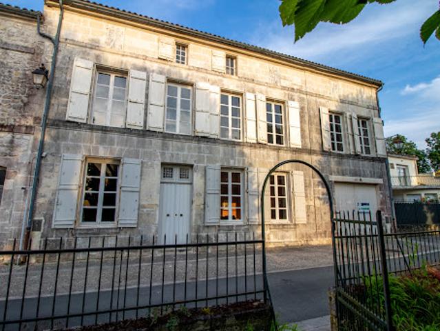 Maison vente à Saint-Jean-d'Angély, Saint-savinien