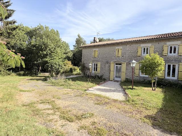 Maison vente à Saint-Jean-d'Angély, Les Eglises-d'argenteuil