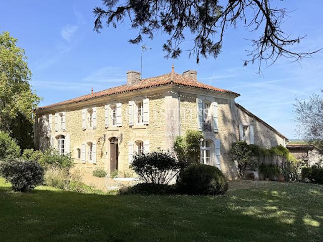 Maison vente à Angoulême, Aignes-et-puypéroux