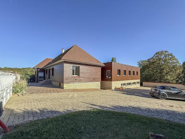 Maison vente à Parc d'activité de la demi-lune, Magny-en-Vexin