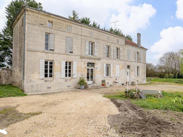 Maison vente à Saint-Jean-d'Angély, Nouvelle-Aquitaine