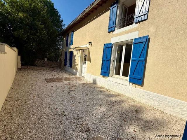 Maison vente à Parthenay, Champdeniers-saint-denis
