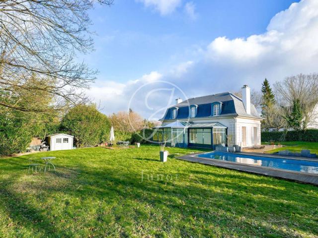 Maison vente à Saint-Germain-en-Laye, L'etang-la-ville