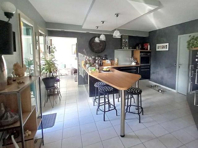 Maison vente à Mayenne, Contest